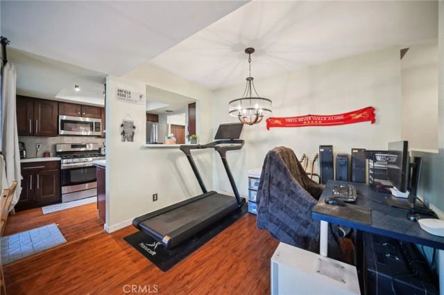 20155 Keswick Street 112, Winnetka, CA 91306