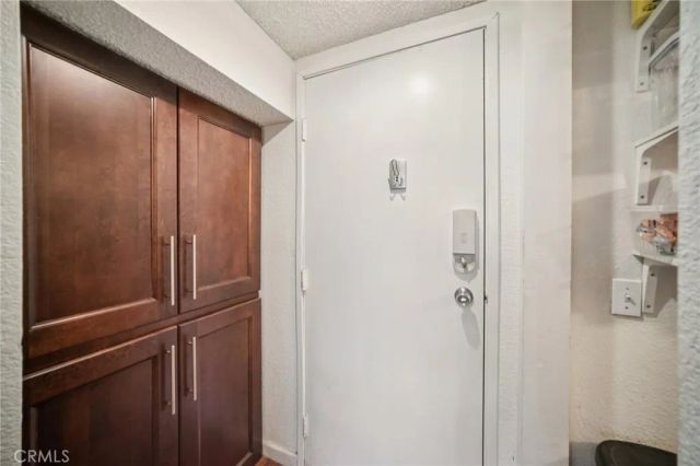 20155 Keswick Street 112, Winnetka, CA 91306