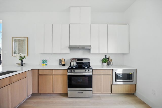 312 N Lancaster Avenue 2, Dallas, TX 75203