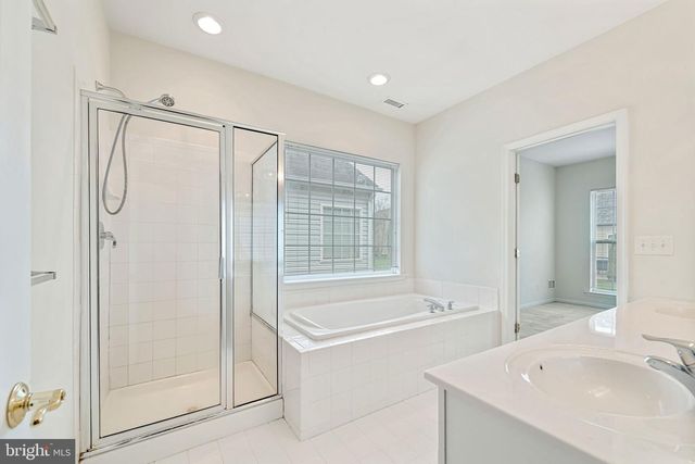 12 PENNINGTON CT, Delanco, NJ 08075