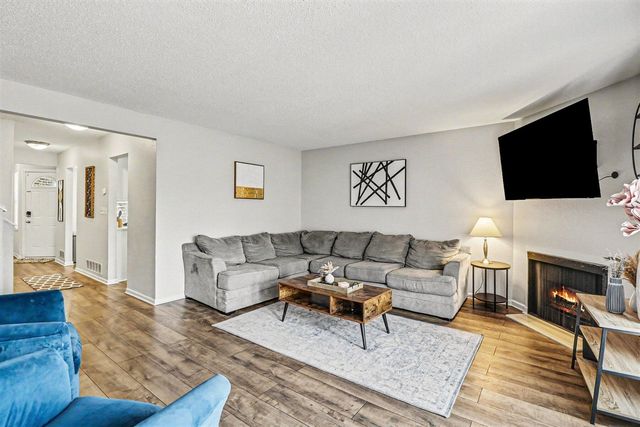 233 Fieldcrest Street, Ann Arbor, MI 48103