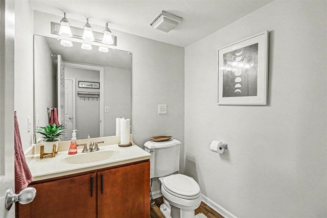 233 Fieldcrest Street, Ann Arbor, MI 48103