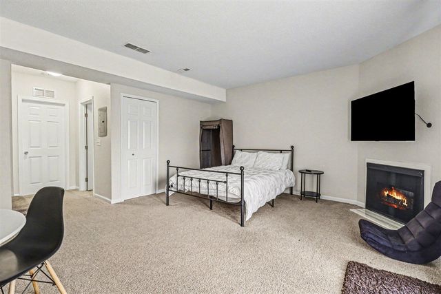 233 Fieldcrest Street, Ann Arbor, MI 48103