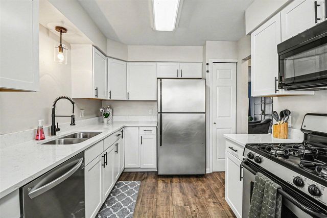 233 Fieldcrest Street, Ann Arbor, MI 48103