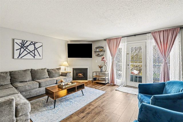 233 Fieldcrest Street, Ann Arbor, MI 48103