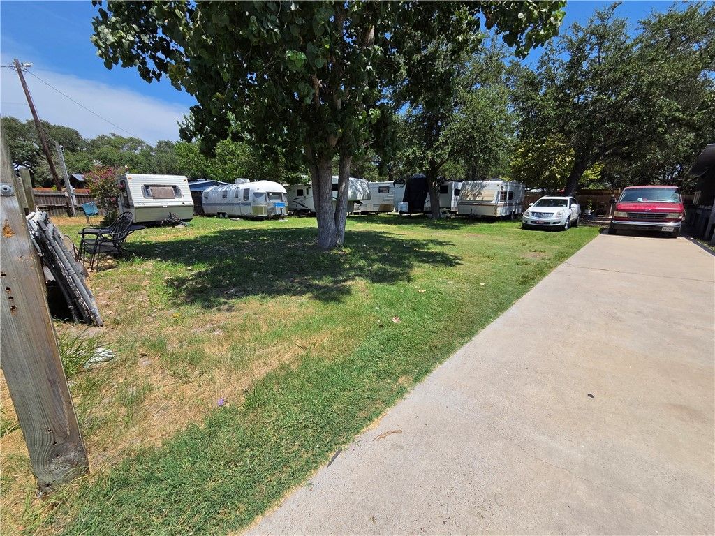 532 N Kossuth St, Rockport, TX 78382 — photo 3