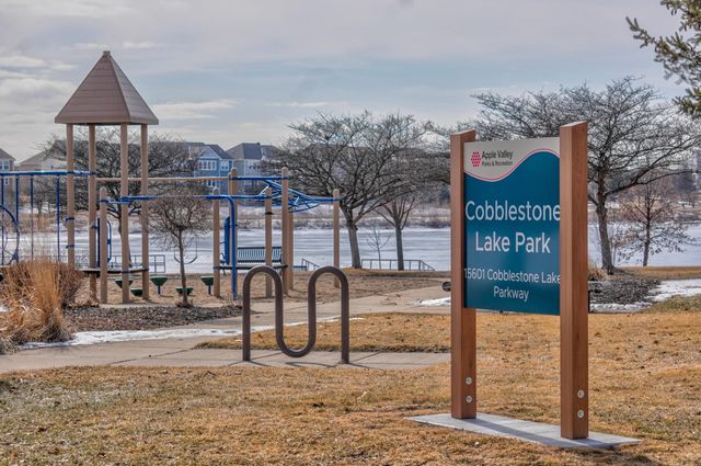 15647 Eaglewood Lane 1502, Apple Valley, MN 55124