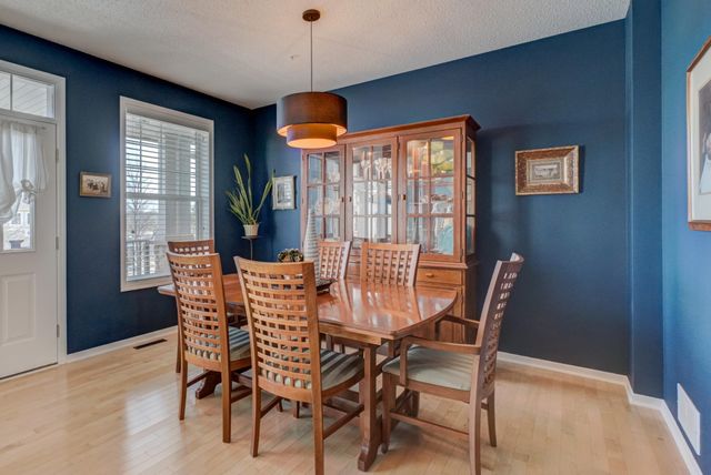 15647 Eaglewood Lane 1502, Apple Valley, MN 55124