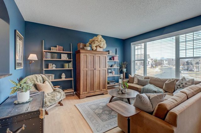 15647 Eaglewood Lane 1502, Apple Valley, MN 55124