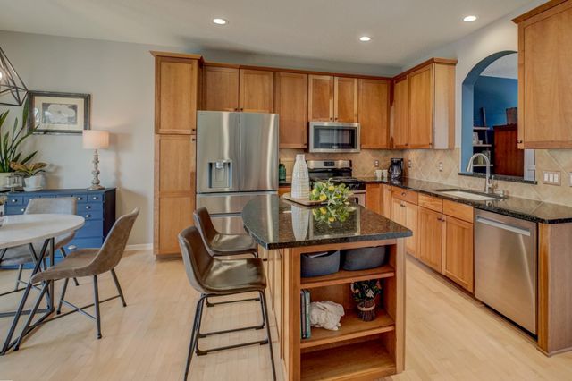 15647 Eaglewood Lane 1502, Apple Valley, MN 55124