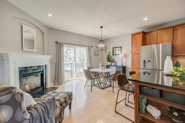 15647 Eaglewood Lane 1502, Apple Valley, MN 55124