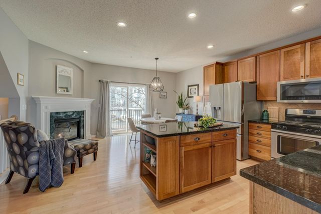 15647 Eaglewood Lane 1502, Apple Valley, MN 55124