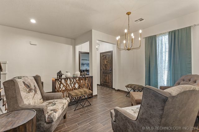 1113 Elizabeth Drive, Checotah, OK 74426