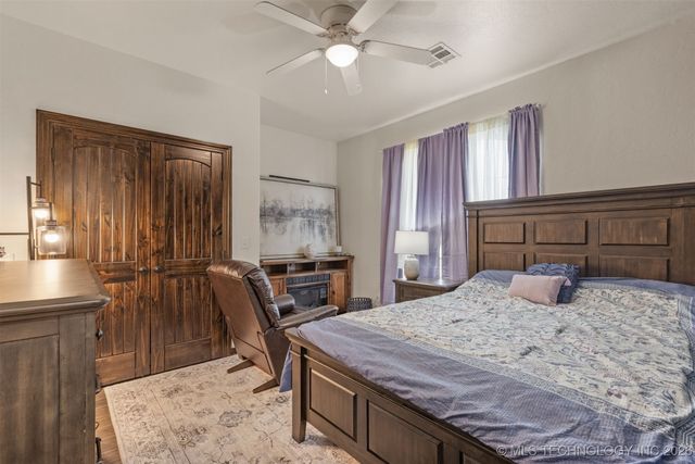 1113 Elizabeth Drive, Checotah, OK 74426