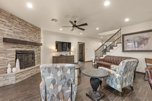 1113 Elizabeth Drive, Checotah, OK 74426