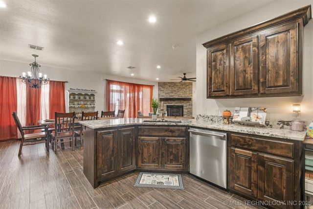 1113 Elizabeth Drive, Checotah, OK 74426