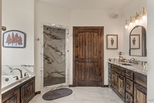 1113 Elizabeth Drive, Checotah, OK 74426