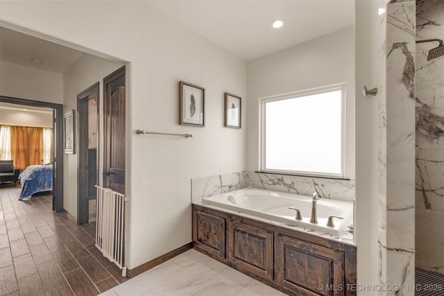 1113 Elizabeth Drive, Checotah, OK 74426