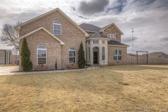 1113 Elizabeth Drive, Checotah, OK 74426