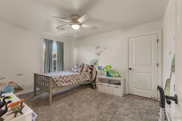 1113 Elizabeth Drive, Checotah, OK 74426