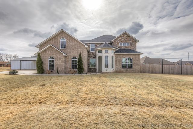 1113 Elizabeth Drive, Checotah, OK 74426