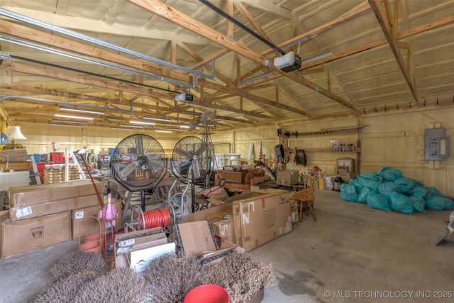 1113 Elizabeth Drive, Checotah, OK 74426