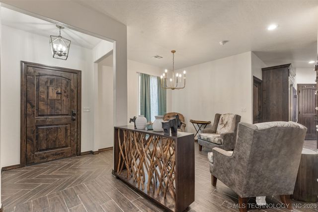 1113 Elizabeth Drive, Checotah, OK 74426