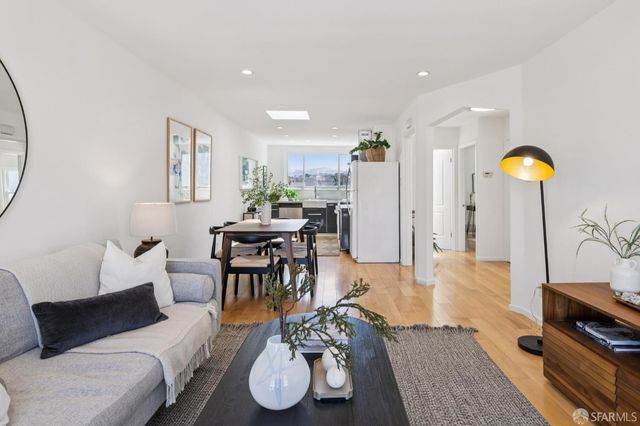 1571 Van Dyke Avenue, San Francisco, CA 94124