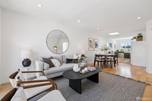 1571 Van Dyke Avenue, San Francisco, CA 94124