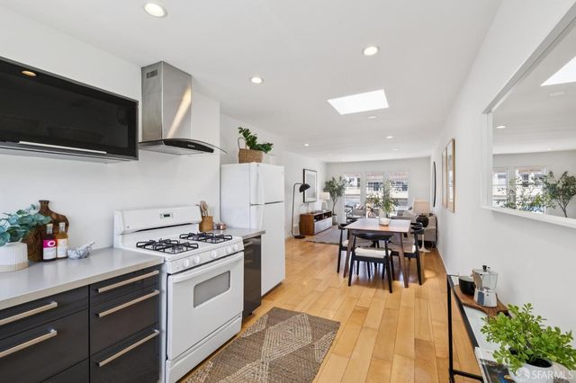 1571 Van Dyke Avenue, San Francisco, CA 94124