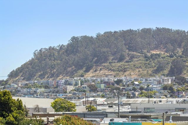 1571 Van Dyke Avenue, San Francisco, CA 94124