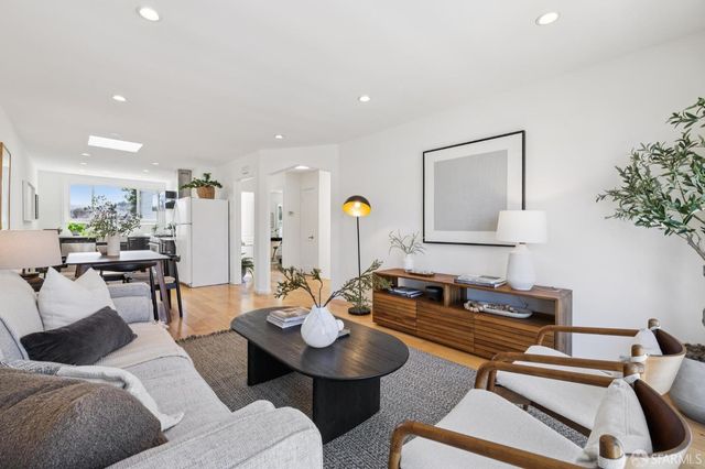 1571 Van Dyke Avenue, San Francisco, CA 94124