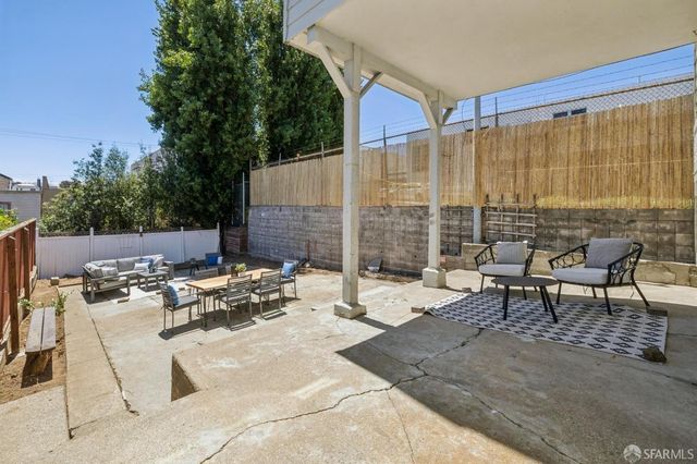 1571 Van Dyke Avenue, San Francisco, CA 94124