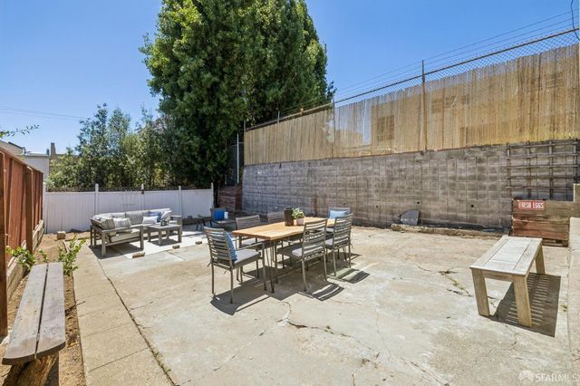 1571 Van Dyke Avenue, San Francisco, CA 94124