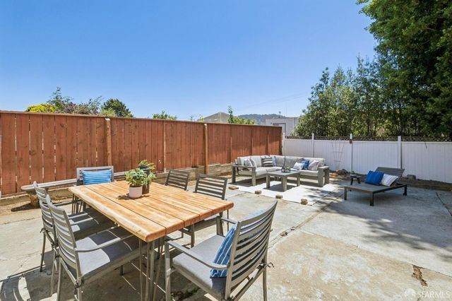 1571 Van Dyke Avenue, San Francisco, CA 94124