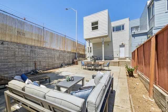 1571 Van Dyke Avenue, San Francisco, CA 94124