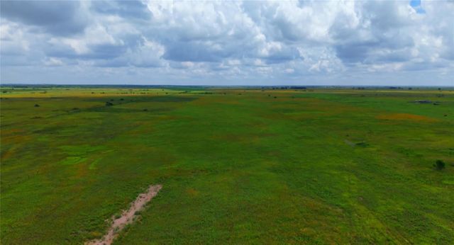 1087 Cr 141, Rock Island, TX 77470