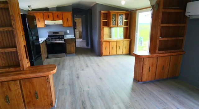 1087 Cr 141, Rock Island, TX 77470