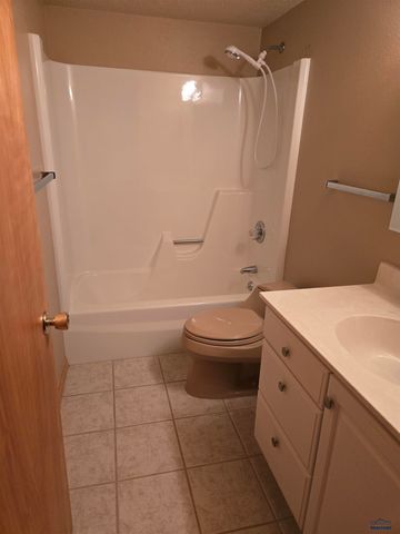 516 FOX RUN CT, Rapid City, SD 57701