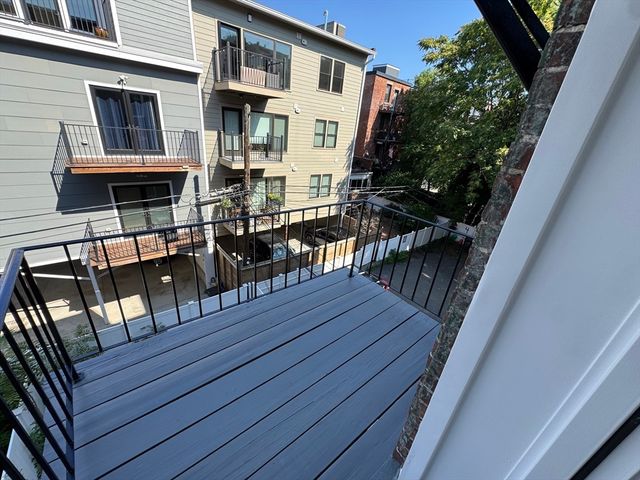 168 Cottage St 302, Boston, MA 02128