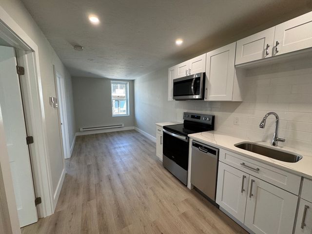 168 Cottage St 302, Boston, MA 02128