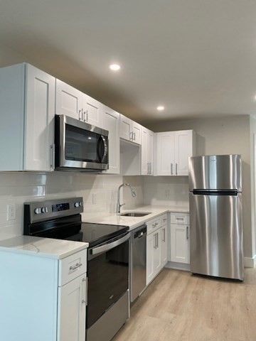 168 Cottage St 302, Boston, MA 02128