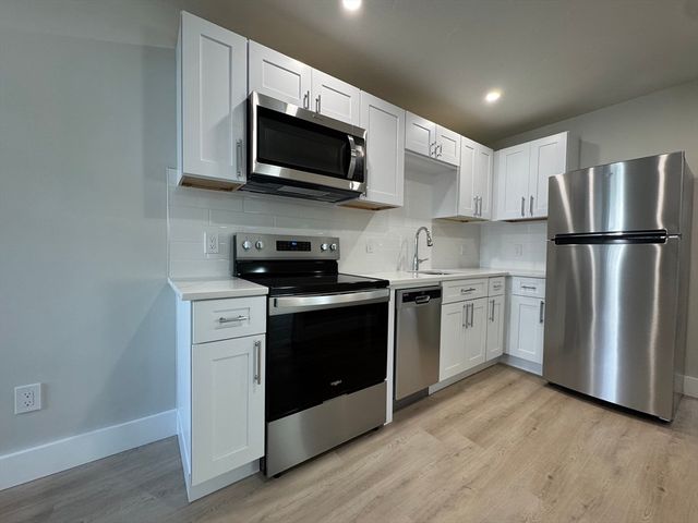 168 Cottage St 302, Boston, MA 02128