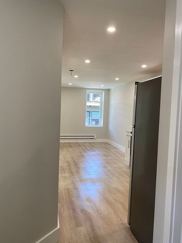 168 Cottage St 302, Boston, MA 02128