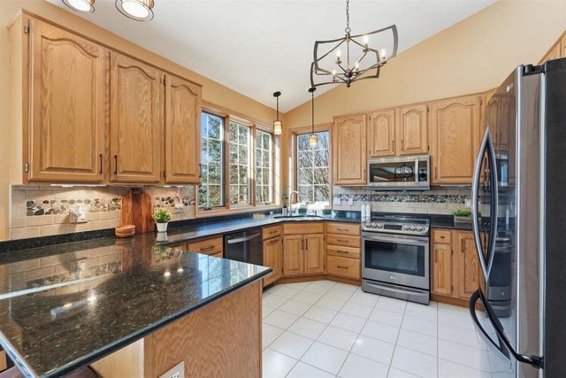 1237 Mockingbird Lane, Sun Prairie, WI 53590