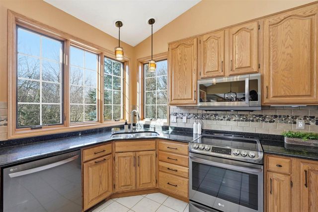 1237 Mockingbird Lane, Sun Prairie, WI 53590