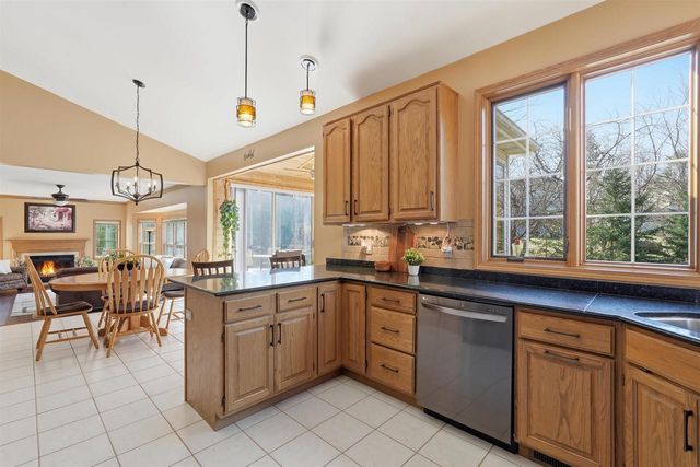 1237 Mockingbird Lane, Sun Prairie, WI 53590