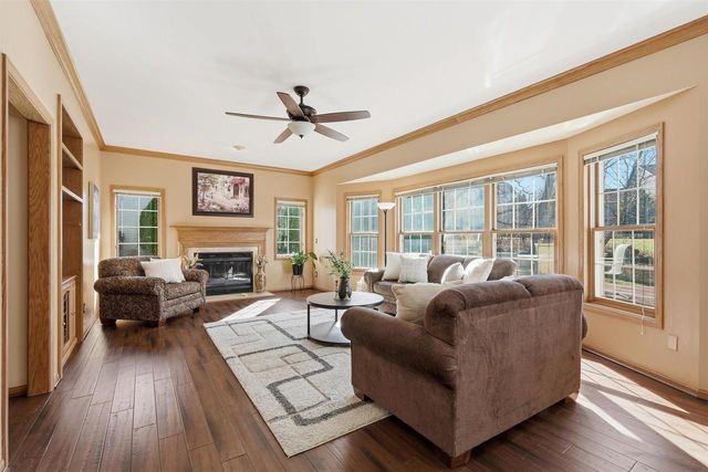 1237 Mockingbird Lane, Sun Prairie, WI 53590