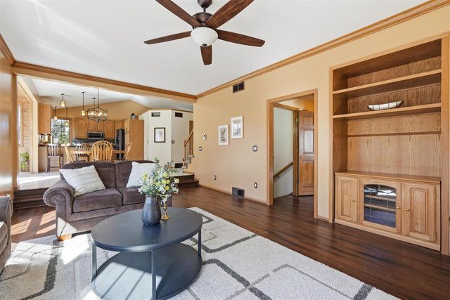 1237 Mockingbird Lane, Sun Prairie, WI 53590