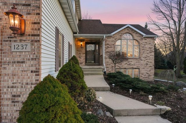 1237 Mockingbird Lane, Sun Prairie, WI 53590